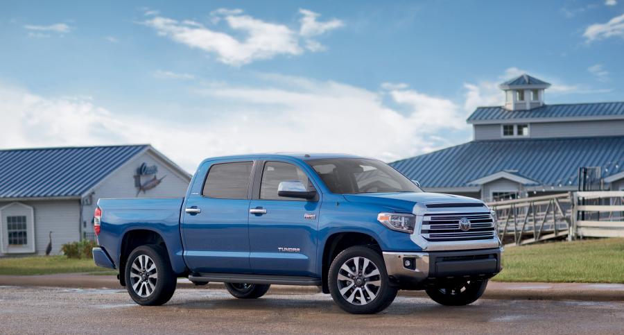  Toyota Tundra Limited CrewMax 2017 года  (фото 3 из 12)